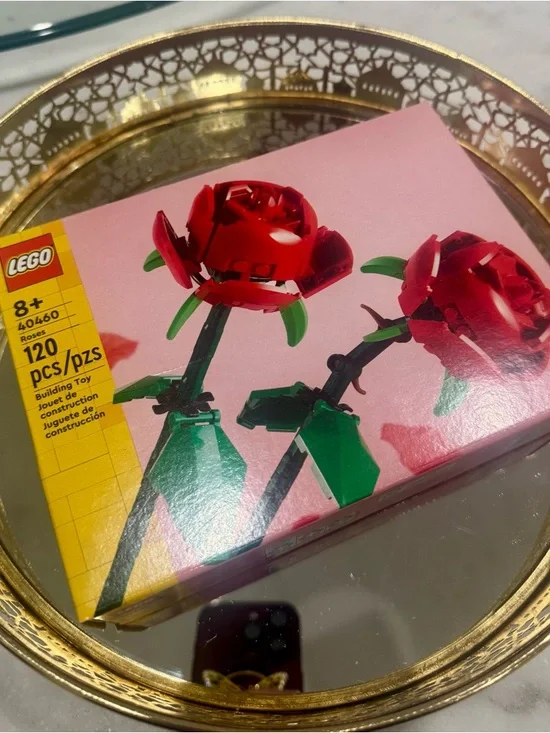 LEGO Rose Set - Picture 2 of 3